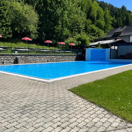 Haus Almblick 1 *